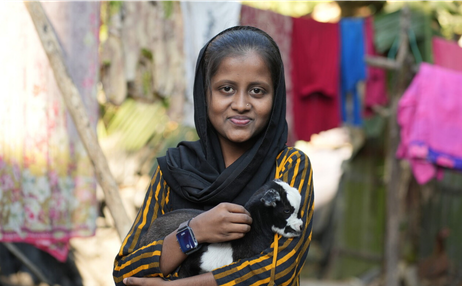 Bangladesh: Maymona is part of a host community in Cox's Bazar and lives in a family seven, and was provided training by local partner Mukti to raise chickens. She is the main income earner which allows her to support her siblings' studies. Photo: Aimee Han/Oxfam. Oxfam acknowledges the support of the Australian Government through the Australian Humanitarian Partnership (AHP)